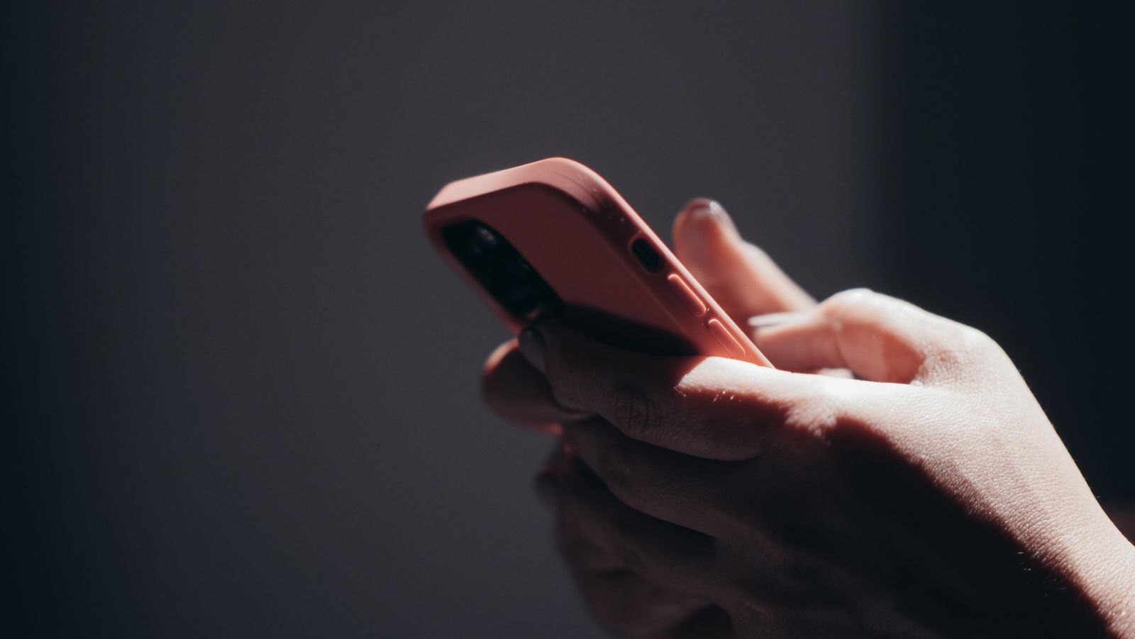 Person using an Android phone
